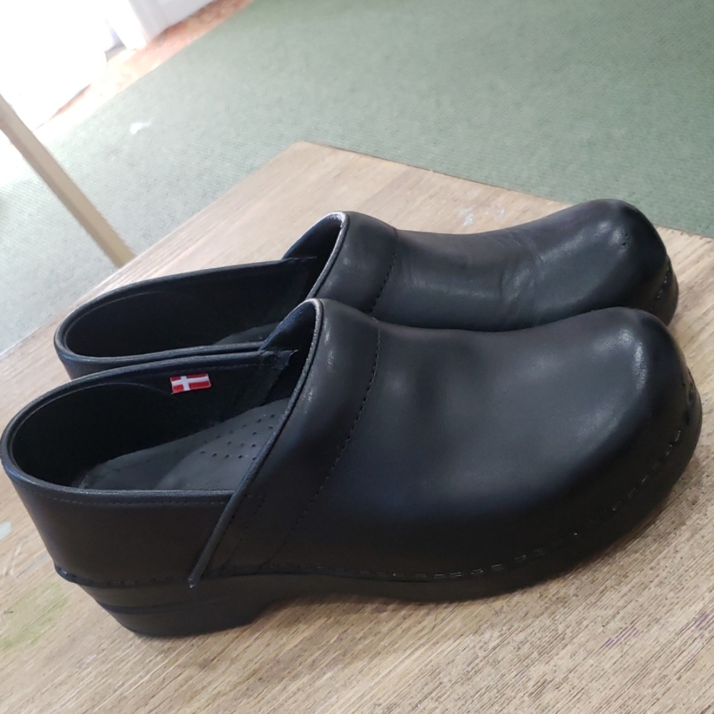 Sanita clogs